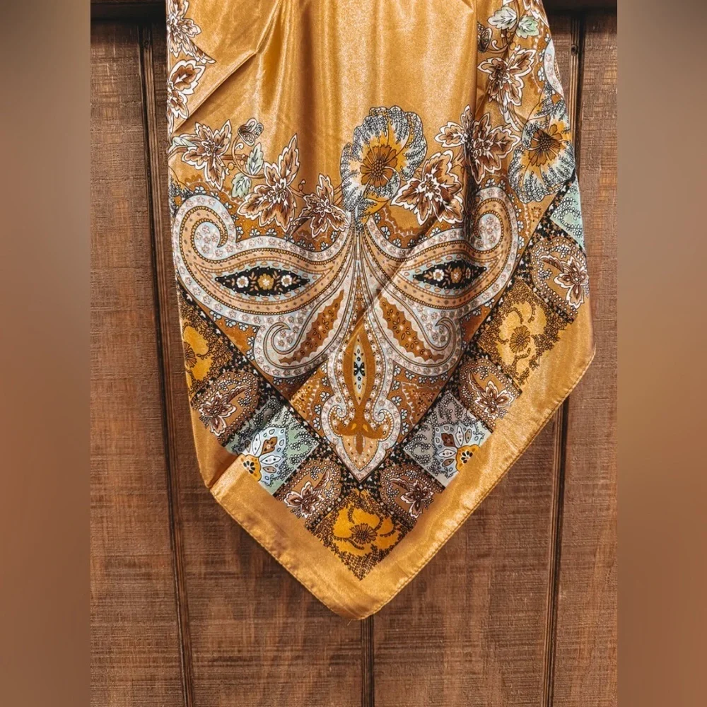 ✨NEW Elegant Paisley Scarf